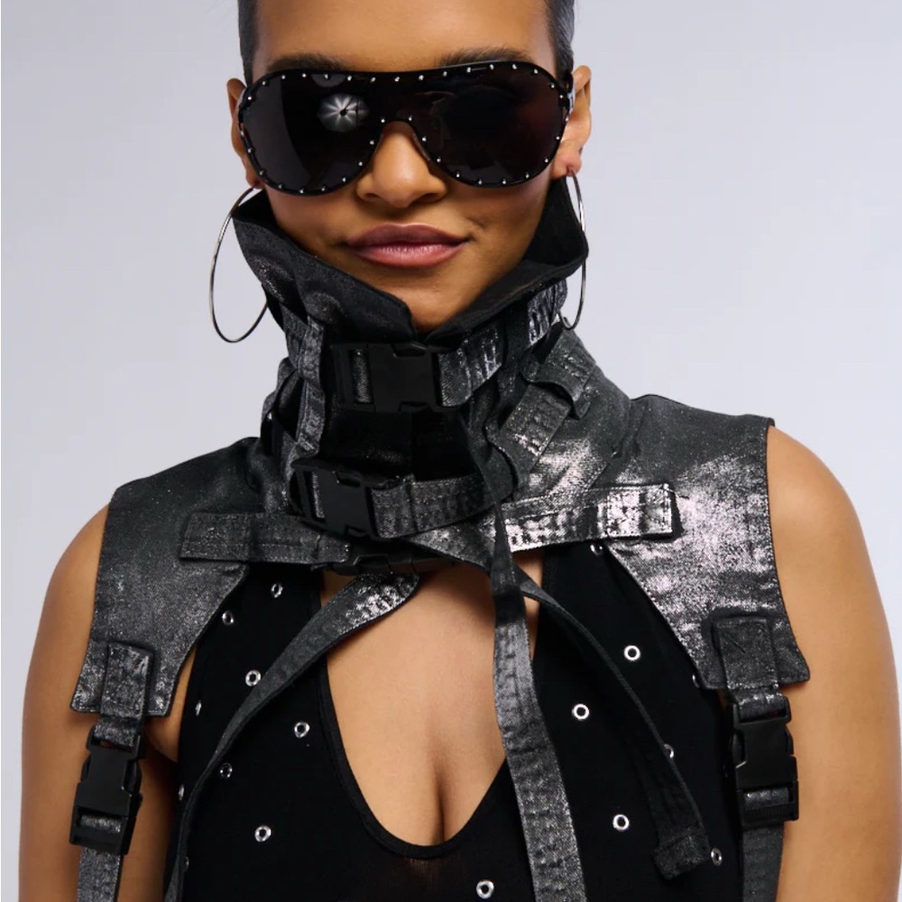 Metallic Silver Women's Jacket Collar - Picture 2 of 4
